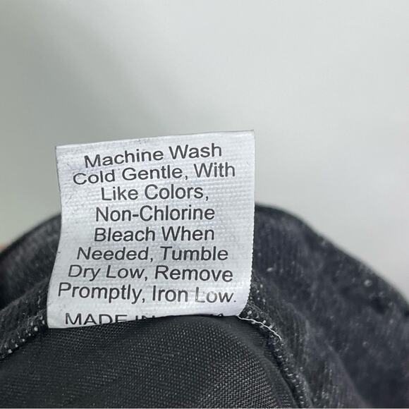 SHEIN Distressed Denim Shorts. Size 0XL. Excellent condition! - Picture 6 of 6